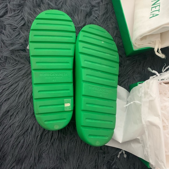 Bottega Veneta green jelly sandals - Picture 9 of 10